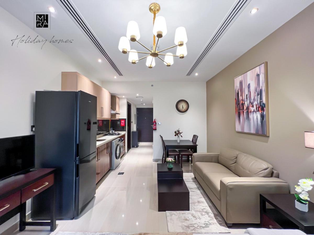 Mira Holiday Homes - Newly Furnished Studio In Downtown Dubaj Kültér fotó