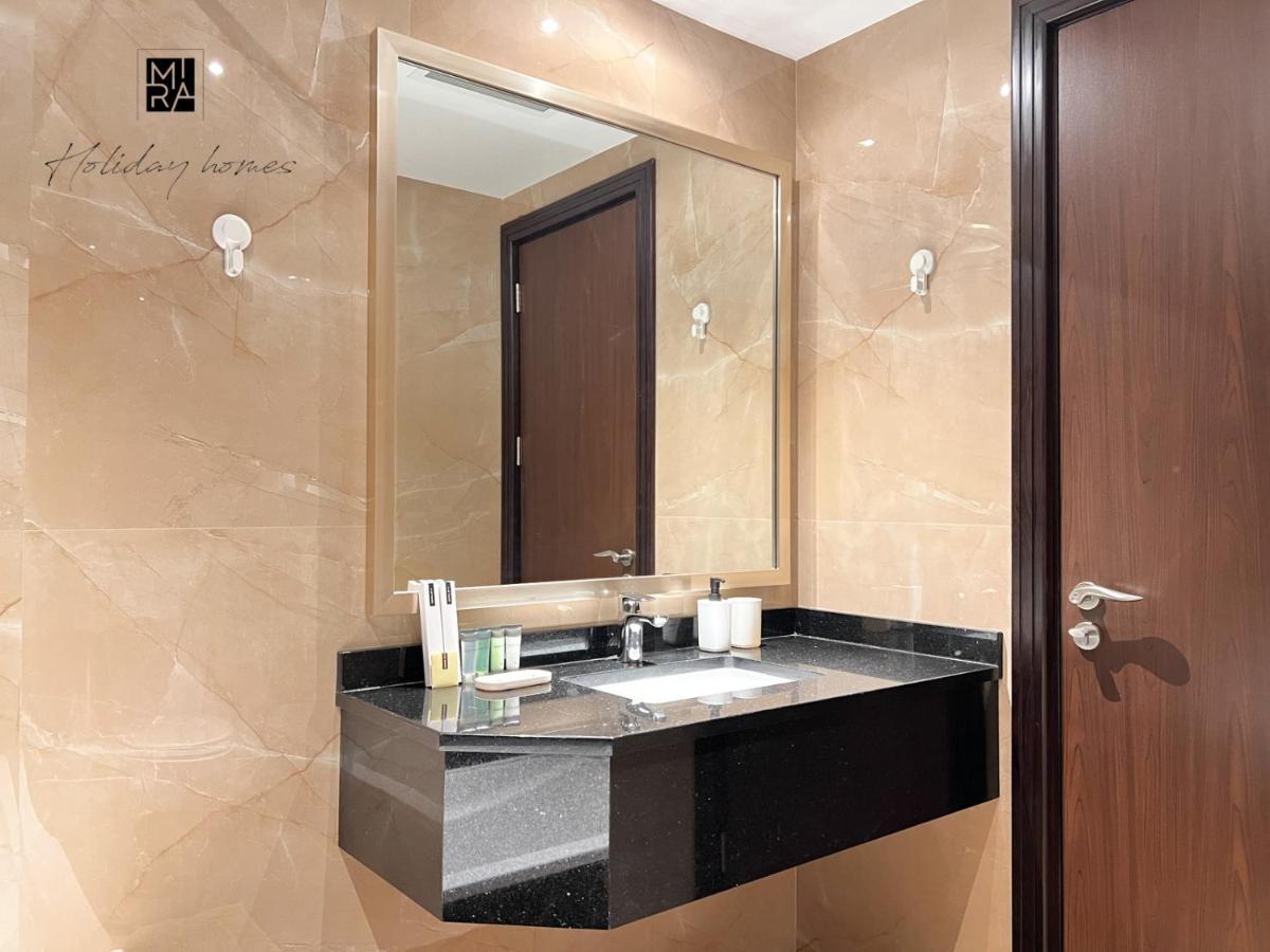 Mira Holiday Homes - Newly Furnished Studio In Downtown Dubaj Kültér fotó
