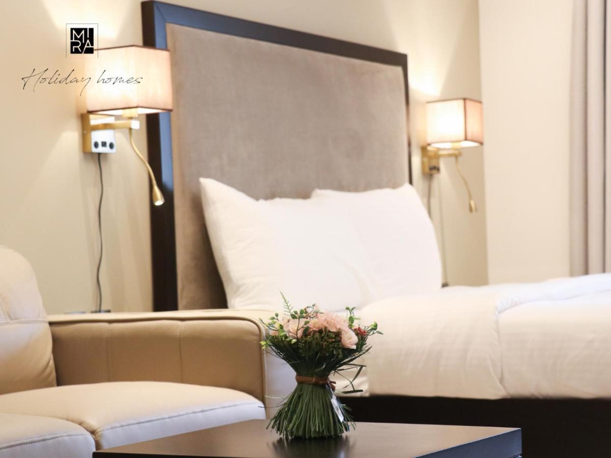 Mira Holiday Homes - Newly Furnished Studio In Downtown Dubaj Kültér fotó